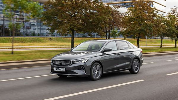 Бронированный электромобиль из Вьетнама и бюджетный седан для России: главные автоновинки недели