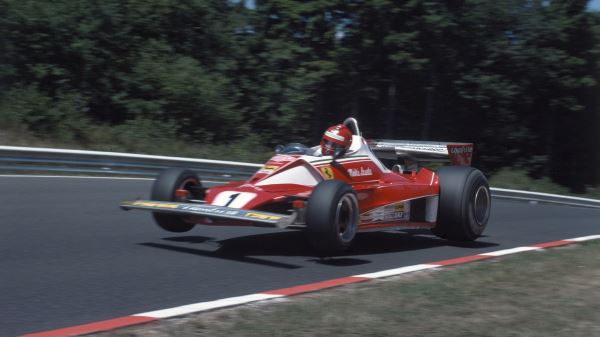 Триумф легенды: как Ники Лауда вернулся в Формулу 1 и снова стал чемпионом