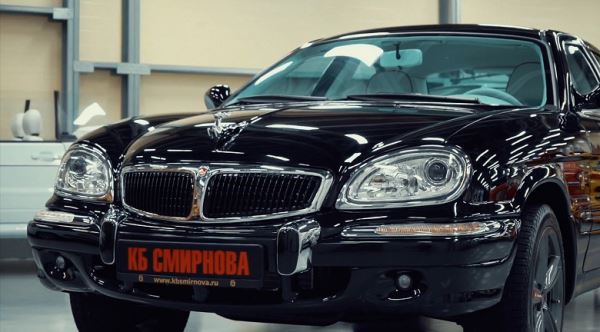 6,9 млн рублей за одну из самых роскошных «Волг» в истории: на продажу выставлен уникальный ГАЗ-3111 с отделкой из кожи крокодила