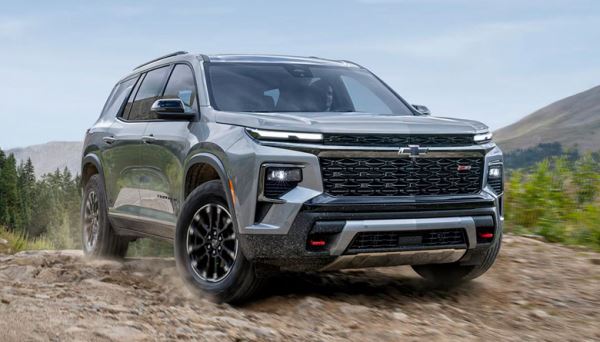 В продаже в России появились новые внедорожники Chevrolet Traverse: 325 л.с., «автомат» и полный привод — за 10,9 млн рублей (или 7,4 млн рублей под заказ)