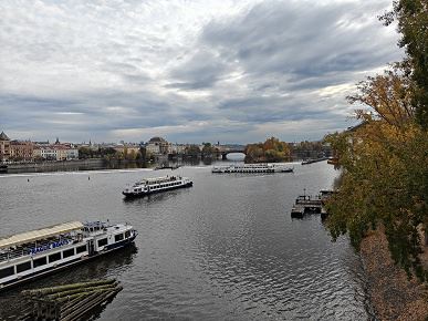 Так снимает OnePlus 15, у которого больше нет камеры Hasselblad. Опубликованы реальные фото со всех камер, 120-кратным зумом и примерами ночной съемки