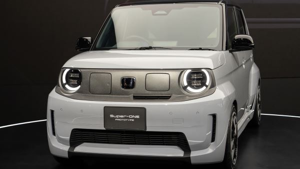 Новая Corolla, японский ответ Rolls-Royce и роторная Mazda — главные новинки автосалона в Токио