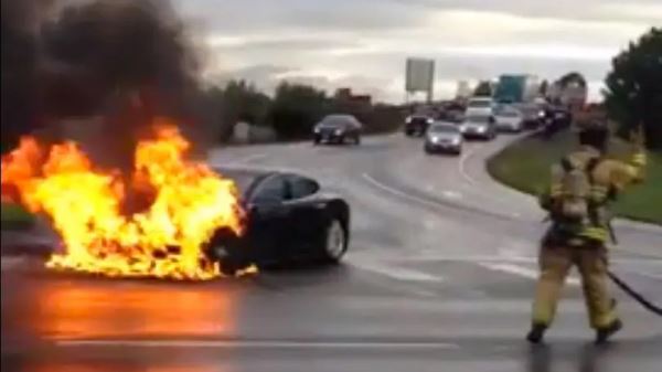Почему горят электромобили: причины пожаров и их последствия