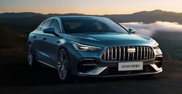 Geely умеет удивлять. Просторный седан Geely Galaxy Star 6 с отличным оснащением и расходом всего 2 л/100 км продают всего за 68,8 тыс. юаней (775 тыс. рублей)