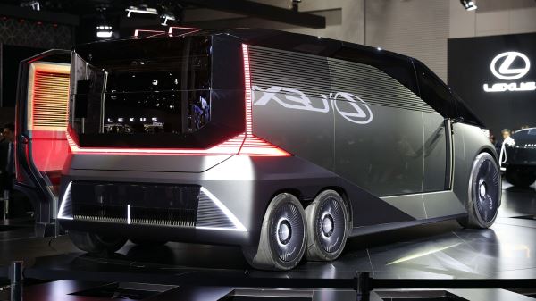 Новая Corolla, японский ответ Rolls-Royce и роторная Mazda — главные новинки автосалона в Токио