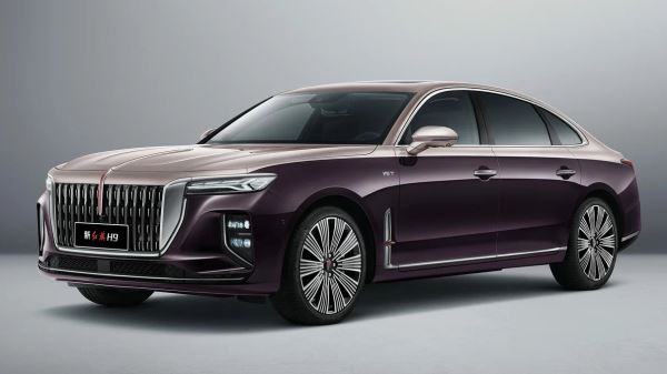 Странное купе Mercedes, прощальный Touareg и гибридный Geely для России: главные автоновинки недели