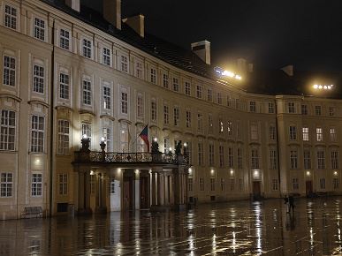 Так снимает OnePlus 15, у которого больше нет камеры Hasselblad. Опубликованы реальные фото со всех камер, 120-кратным зумом и примерами ночной съемки