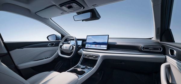 Geely умеет удивлять. Просторный седан Geely Galaxy Star 6 с отличным оснащением и расходом всего 2 л/100 км продают всего за 68,8 тыс. юаней (775 тыс. рублей)