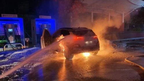 Почему горят электромобили: причины пожаров и их последствия