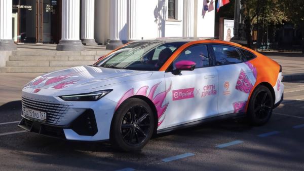 Популярные российские автоблогеры «прокачали» автомобили Ситидрайва