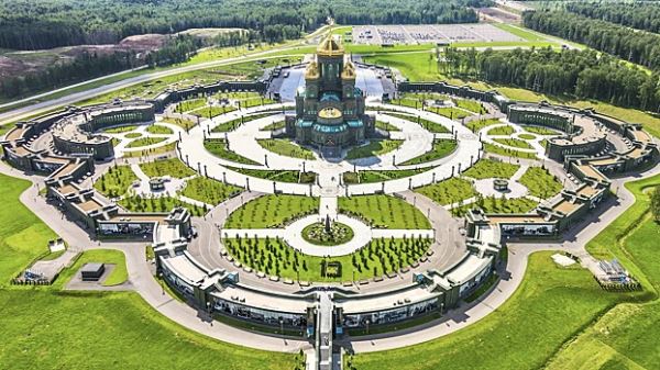 Куда поехать на электромобиле: патриотический маршрут выходного дня