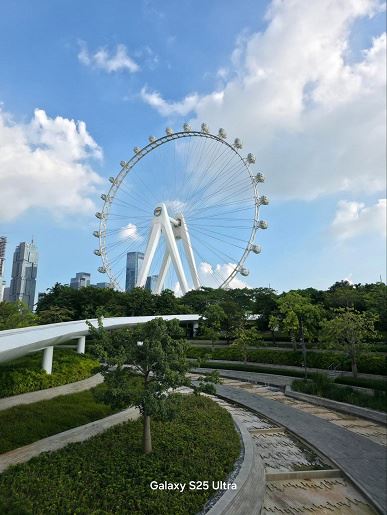 Появилось сравнение съемки Vivo X300 и Samsung Galaxy S25 Ultra — разница видна очень хорошо