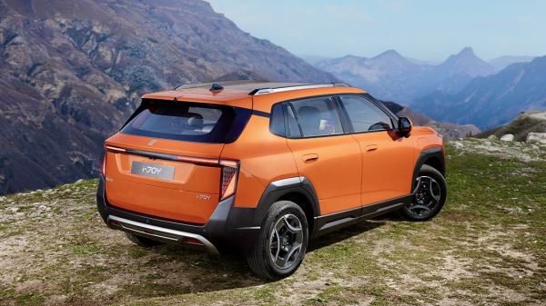 Новый российский электромобиль, 900-сильный гиперкар и Nissan на базе «Дастера» – главные автоновинки недели