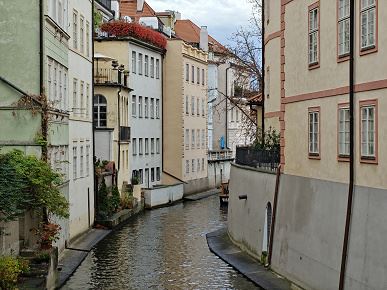 Так снимает OnePlus 15, у которого больше нет камеры Hasselblad. Опубликованы реальные фото со всех камер, 120-кратным зумом и примерами ночной съемки