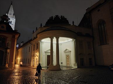 Так снимает OnePlus 15, у которого больше нет камеры Hasselblad. Опубликованы реальные фото со всех камер, 120-кратным зумом и примерами ночной съемки