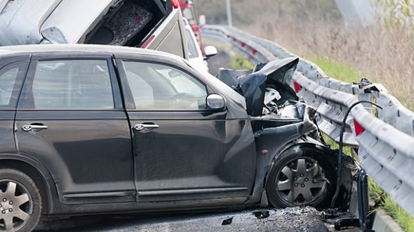 Штраф за разбитый отбойник — Верховный Суд разъяснил порядок наказания