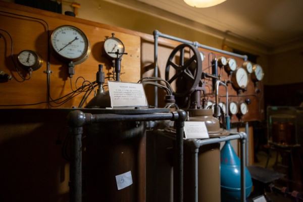 Физика низких температур: что изучают в самом холодном месте России? Интервью с замдиректора ИФП РАН Алексеем Трояновским