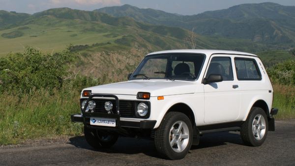 Сгоревший «Москвич» Давидыча, коллапс из-за ультисбора, безлимитный штраф и рекордный рост цен на бензин. Главное за неделю