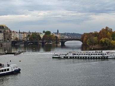 Так снимает OnePlus 15, у которого больше нет камеры Hasselblad. Опубликованы реальные фото со всех камер, 120-кратным зумом и примерами ночной съемки