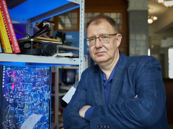 На краю социальной жизни: кто такие цифровые маргиналы? Лекция социолога Виталия Зотова из МФТИ