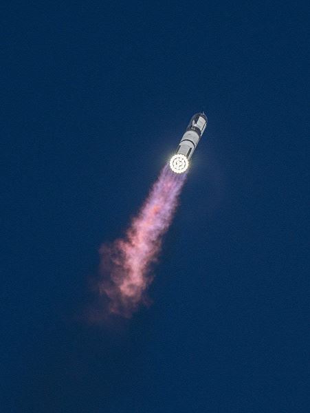 Больше такое мы не увидим. SpaceX показала невероятные кадры старта и посадки последнего Starship V2