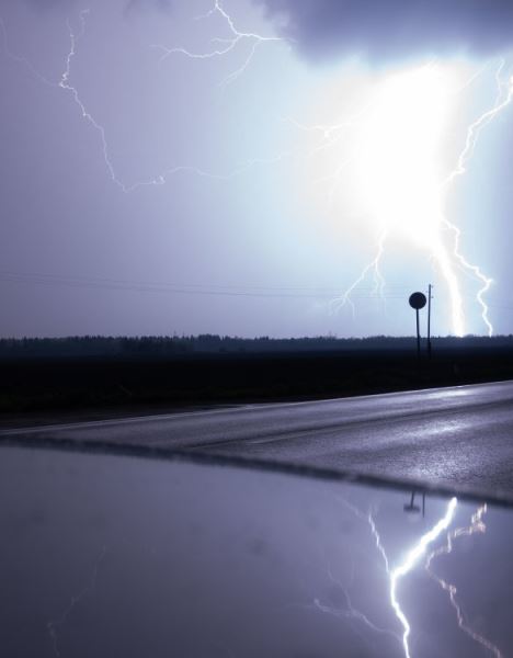 Охотники за штормами. Рассказ о людях, что гоняются за тишиной в эпицентре стихии