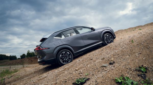 Мощнее, быстрее, но ниже: первый тест-драйв полноприводного GAC GS4 AWD