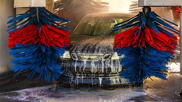 Как выбрать детейлинг-центр с хорошей мойкой и химчисткой для автомобиля