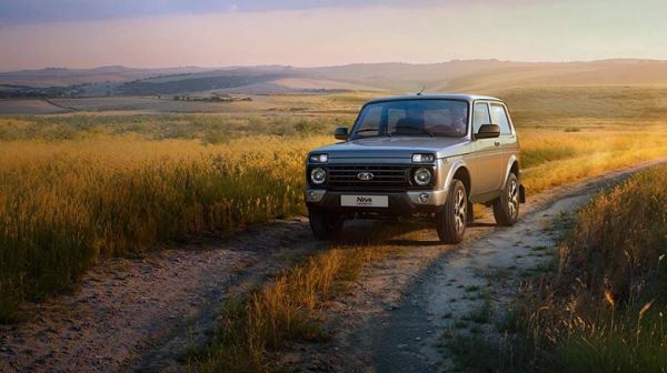Новый мотор «и другие значительные изменения». Что ждёт Lada Niva