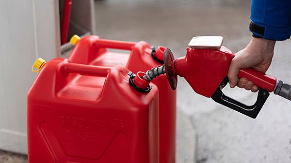 Бензин впрок: в чём и как можно хранить запасы топлива по закону