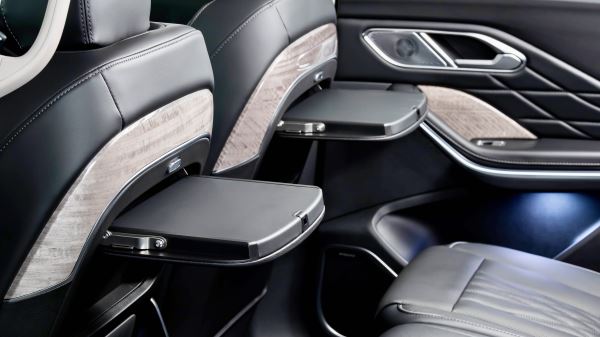 Счастливое число: обзор и тест-драйв нового Hongqi HS7