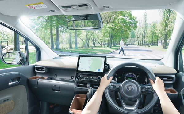 7-местный гибрид Toyota — всего 1,7 млн рублей. В России начали принимать заказы на Toyota Sienta 2025